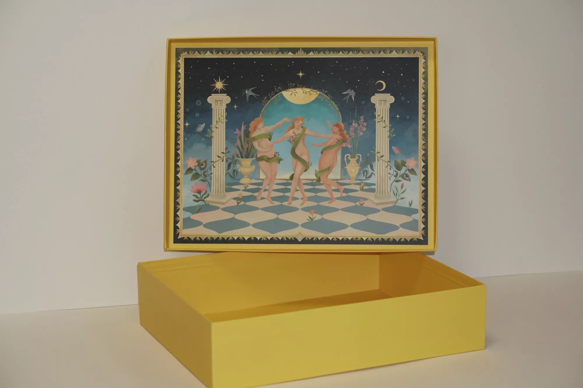 Коробка крышка-дно с полноцветной печатью Коробка крышка-дно с полноцветной печатью