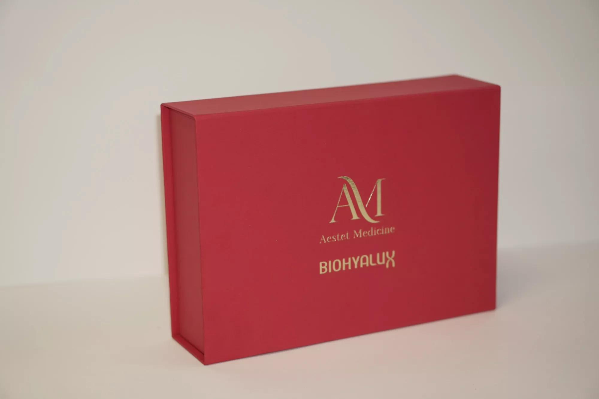 Коробка с магнитным клапаном и ложементом Коробка с магнитным клапаном и ложементом