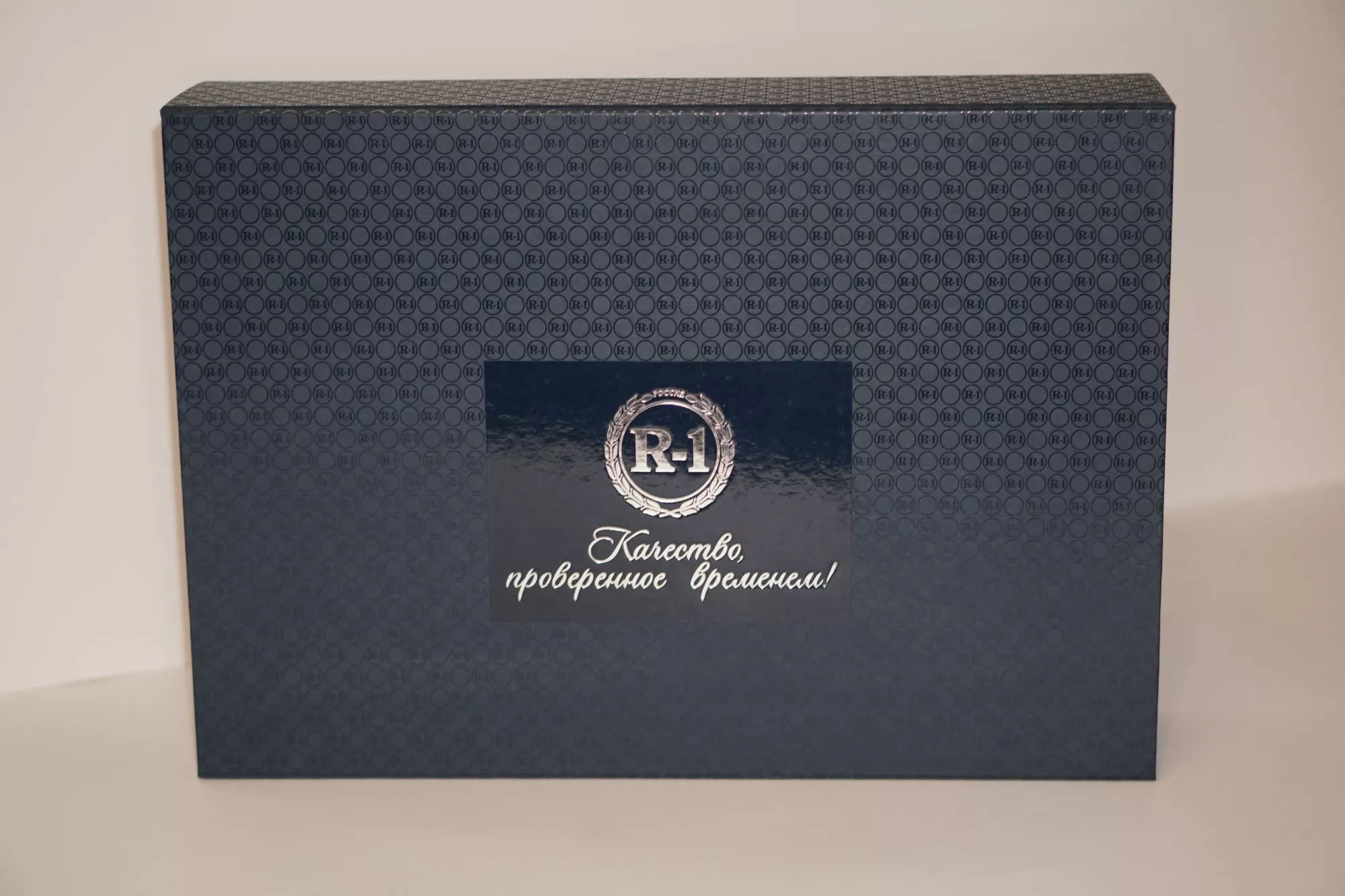 Коробка с выборочным УФ лакированием Коробка с выборочным УФ лакированием