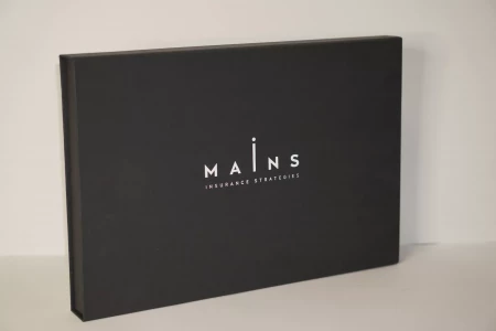 Коробка с магнитным клапаном и ложементом