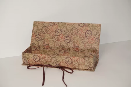 Коробка-книжка с лентами